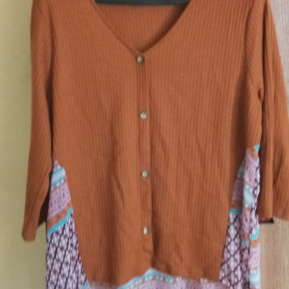 Top - Picture 2 of 2